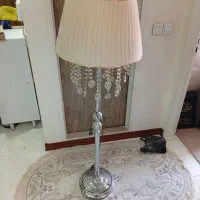 آباژور ایستاده