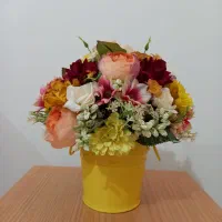 گل مصنوعی با سطل فلزی خوشگل