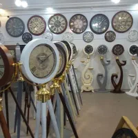در سه طبقه مغازه پر از مدل خیابان کاوه|ساعت دیواری و تزئینی|اصفهان, پوریای ولی|دیوار