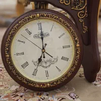 ساعت دیواری دوطرفه