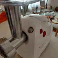 یک عدد چرخ گوشت مولینکس فرانسه