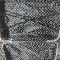 چمدان مسافرتی جادار|کیف، کفش، کمربند|مشهد, موعود|دیوار