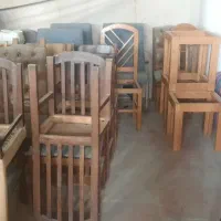 تعداد زیادی کمد و میز جلو مبلی و صندلی چوبی|مبلمان خانگی و میز عسلی|کیش, |دیوار