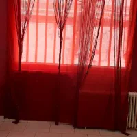 پرده ریسه ایی با آستر تمیز و سالم در حد نو