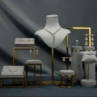 دکور ویترین طلافروشی/مانکن طلا/ استند طلا جواهرات|مجسمه، تندیس، ماکت|تهران, امام خمینی|دیوار