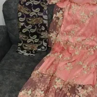 کراس سقزی|لباس|دهگلان, |دیوار