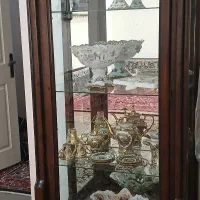 بوفه چوبی پایه دار سالم و درحد نو