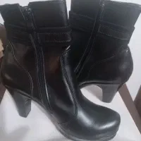 پوتین زنانه|کیف، کفش، کمربند|رشت, گلزاران|دیوار