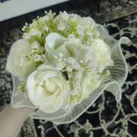 دسته گل مصنوعی با گل های خارجی قابل شستشو فقط۱۳۰۰