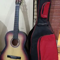 گیتار خیلی کم استفاده شده