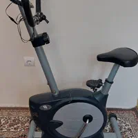 دچرخه ثابت ورزشی درحد نو دارای نمایشگر|تجهیزات ورزشی|کرج, رجب‌آباد|دیوار