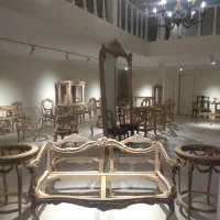 کارمند فروش خانم