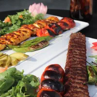 استخدام نیروی خدمات و نیروی کمک آشپز در کبابی