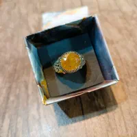 انگشتر یاقوت زرد