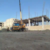 بتن ریزی دستی با جرثقیل  شاپور کریمی