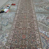 فرش کناره گردویی رنگ در حدنو و سالم و تمیز