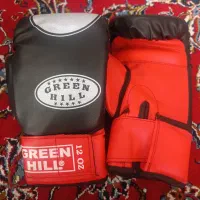 یه جفت دستکش مارک خوب