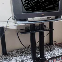 تلویزیون و میز