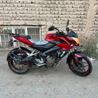 Ns 200|موتورسیکلت|قم, قلعه یزدیها|دیوار