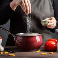 استخدام خانمی برای امور منزل