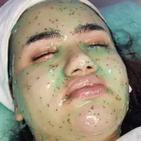 فیشیال وپاکسازی تخصصی پوست|خدمات آرایشگری و زیبایی|شیراز, جانبازان|دیوار