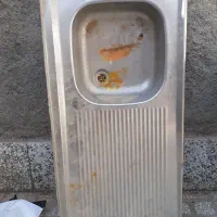 در و میز و سینک