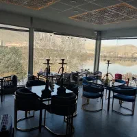 استخدام نیرو در کافه