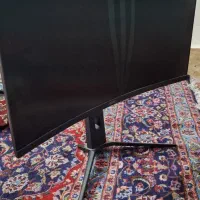 مانیتور خمیده کمپیوتر نیاز به تعمیر