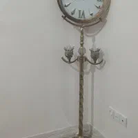 ساعت ایستاده چراغ دار