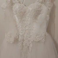 لباس عروس در حد نو با ژپون