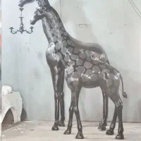 مجسمه زرافه کنارسالنی سردیس، لوستر زرافه پارامتریک