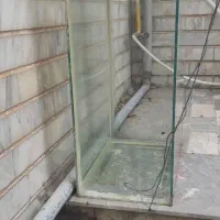 فروش چهار عدد آکواریوم که یکیش ماهی گپی داره