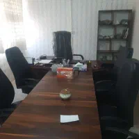 منشی و آبدارچی