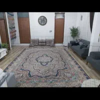 ملک مسکونی همراه با دو دربند ملک تجاری