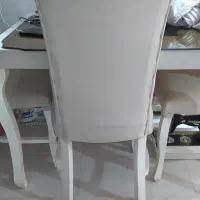 میز نهار خوری چهار نفره سالم و تمیز