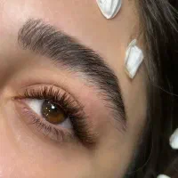 کاشت مژه و لیفت مژه و ابرو