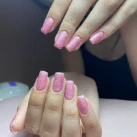 کاشت ناخن بالای ۳ سال سابقه کاری|خدمات آرایشگری و زیبایی|تنکابن, |دیوار