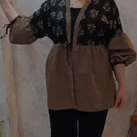 تعدادی لباس|لباس|صدرا-فارس, فاز ۱|دیوار