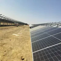 پنل زن نیروگاه خورشیدی پنل خورشیدی جویای کار