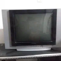 تلویزیون و میز تلویزیون