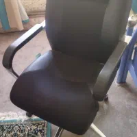 صندلی چرخدار گردان و میز کامپیوتر
