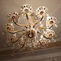 یک جفت لوستر کریستال