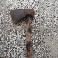 تعدادی تبر وچاقو|کوهنوردی و کمپینگ|گرگان, |دیوار