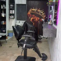 دکور کامل آرایشگاه و صندلی پدالی|آرایشگاه و سالنهای زیبایی|تهران, لویزان|دیوار