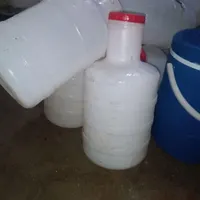 دبه ـسطل رنگــ.  کلمن آب|ظروف نگهدارنده، پلاستیکی، یک‌بارمصرف|شیروان (خراسان), |دیوار