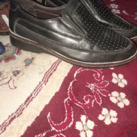 دو عدد کفش سایز ۴۲