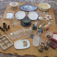 تعدادی وسیله ظروف دکوری خورده ریز