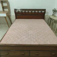 تخت دو نفره تمام چوب  با پاتختی