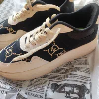 کفش سایز ۳۹