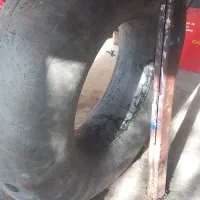 توپ عقب تراکتور فرگوسن ۲۸۵یا۴۷۵ سالم با دوتا پنچر